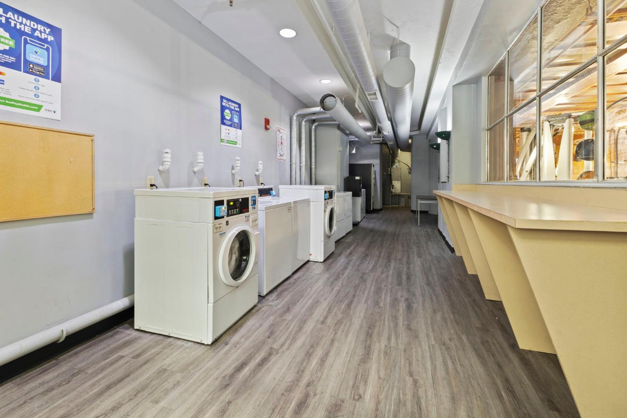 Indy Urban Stay - Skywalk - Sleeps 8 - Downtown - Stadium Indianapolis Eksteriør billede