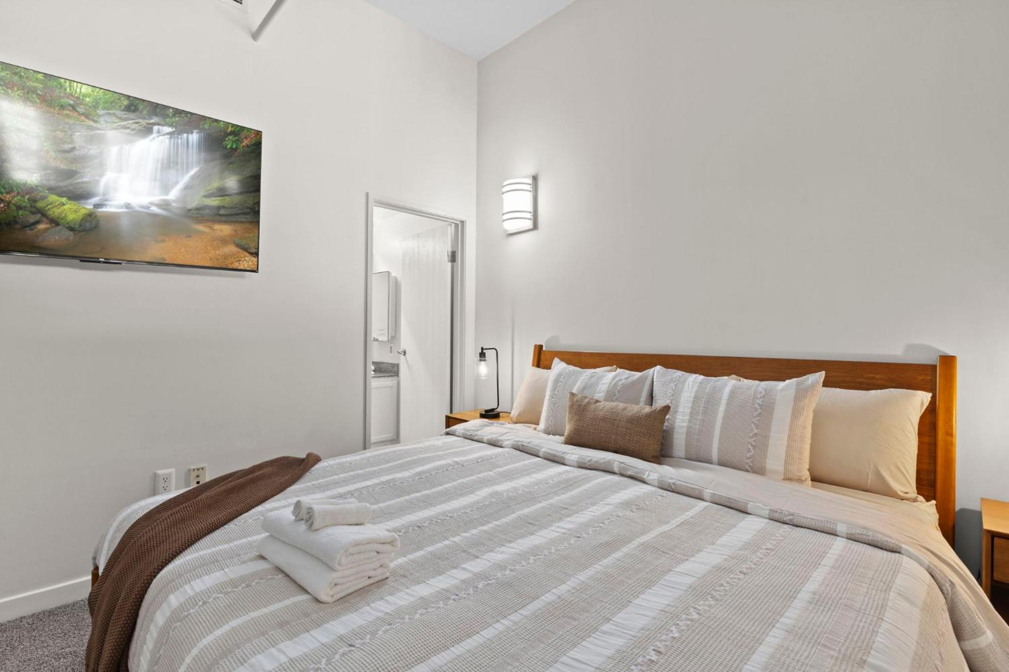 Indy Urban Stay - Skywalk - Sleeps 8 - Downtown - Stadium Indianapolis Eksteriør billede