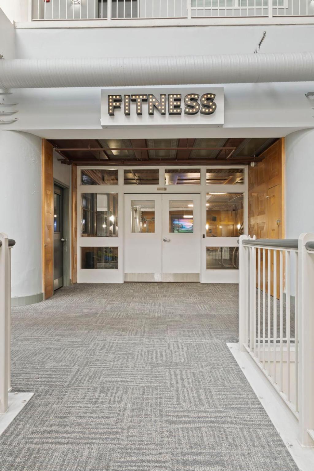 Indy Urban Stay - Skywalk - Sleeps 8 - Downtown - Stadium Indianapolis Eksteriør billede