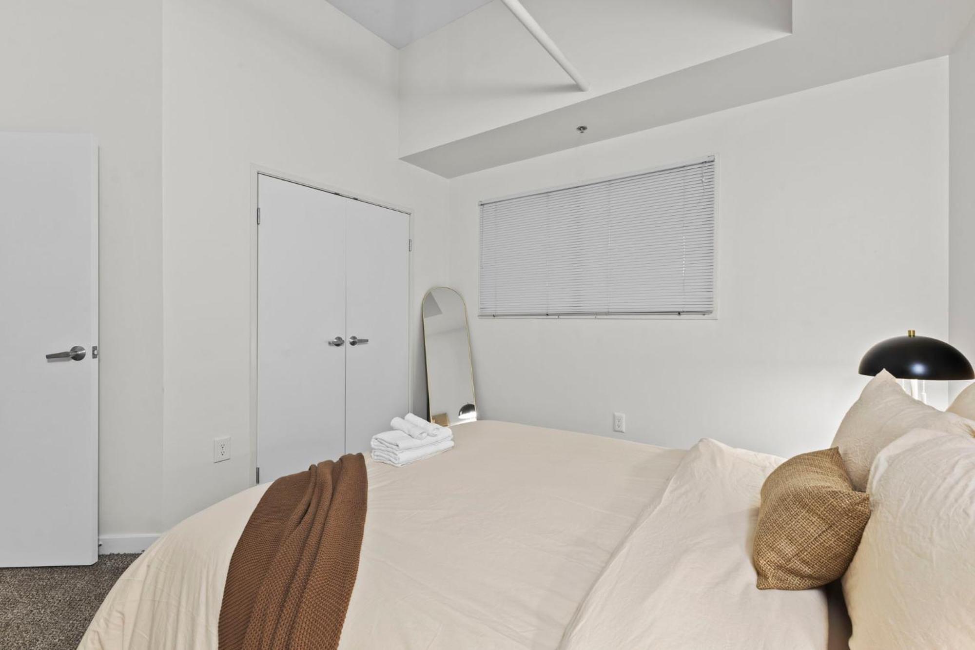Indy Urban Stay - Skywalk - Sleeps 8 - Downtown - Stadium Indianapolis Eksteriør billede