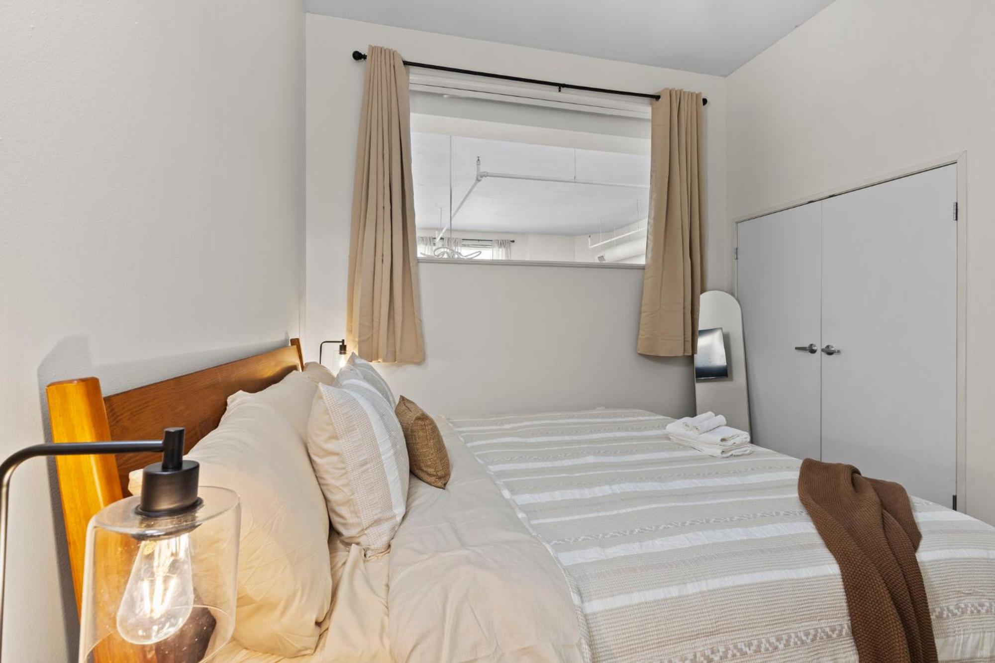 Indy Urban Stay - Skywalk - Sleeps 8 - Downtown - Stadium Indianapolis Eksteriør billede