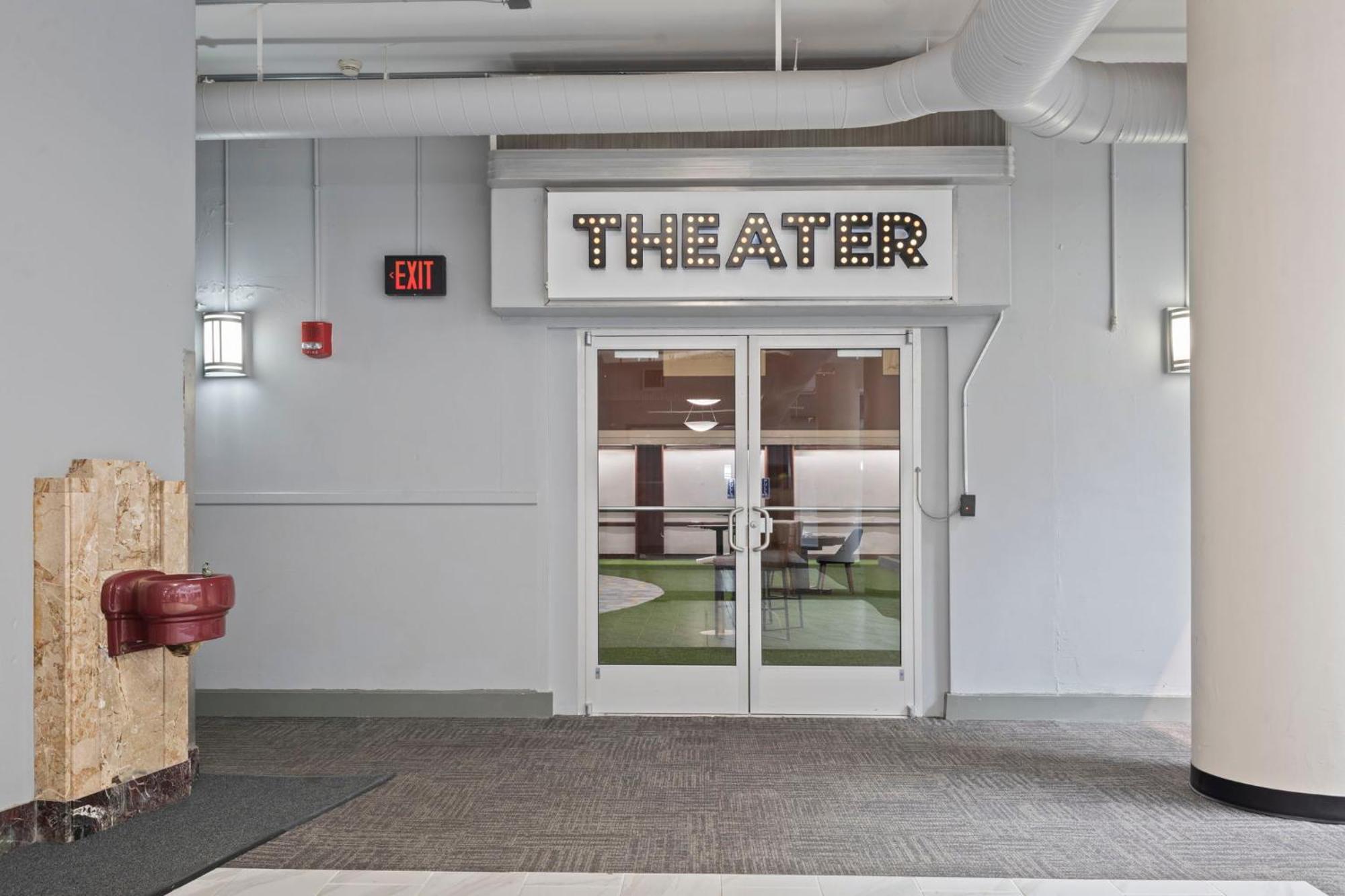 Indy Urban Stay - Skywalk - Sleeps 8 - Downtown - Stadium Indianapolis Eksteriør billede